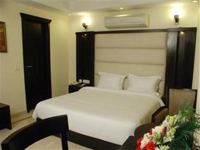Hotel Meridian Plaza Нью-Дели Номер фото