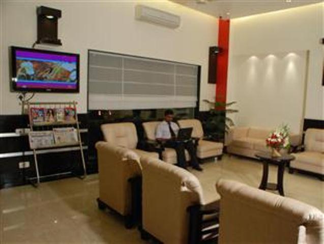 Hotel Meridian Plaza Нью-Дели Экстерьер фото