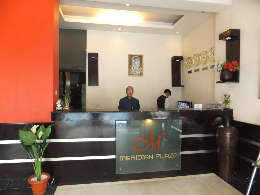 Hotel Meridian Plaza Нью-Дели Экстерьер фото